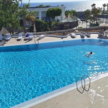 Big 1 Bedroom - *